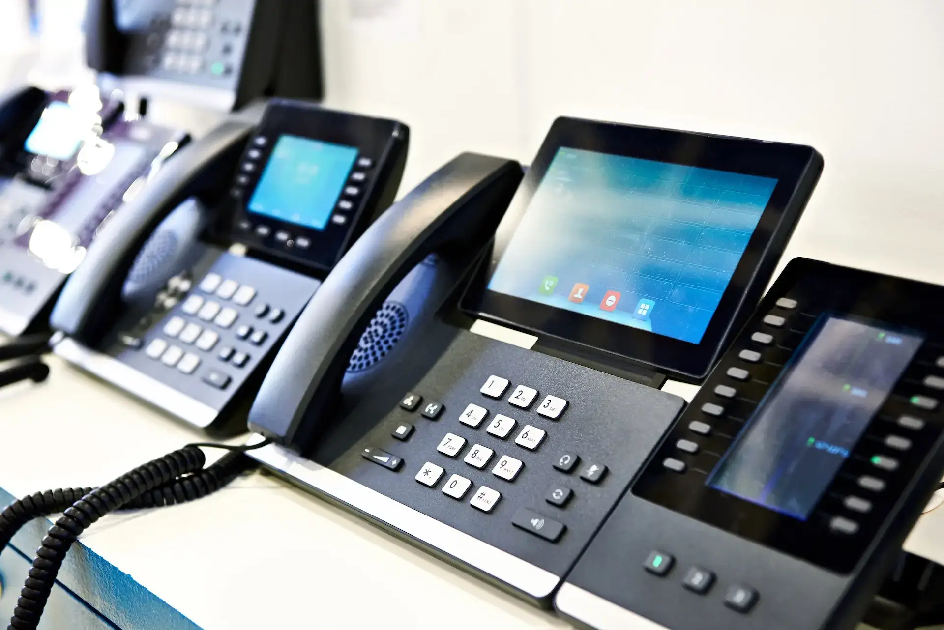 VoIP vs. Traditional Business Phone Systems: Which Is Better for Your Northwest Florida Business? Thumbnail